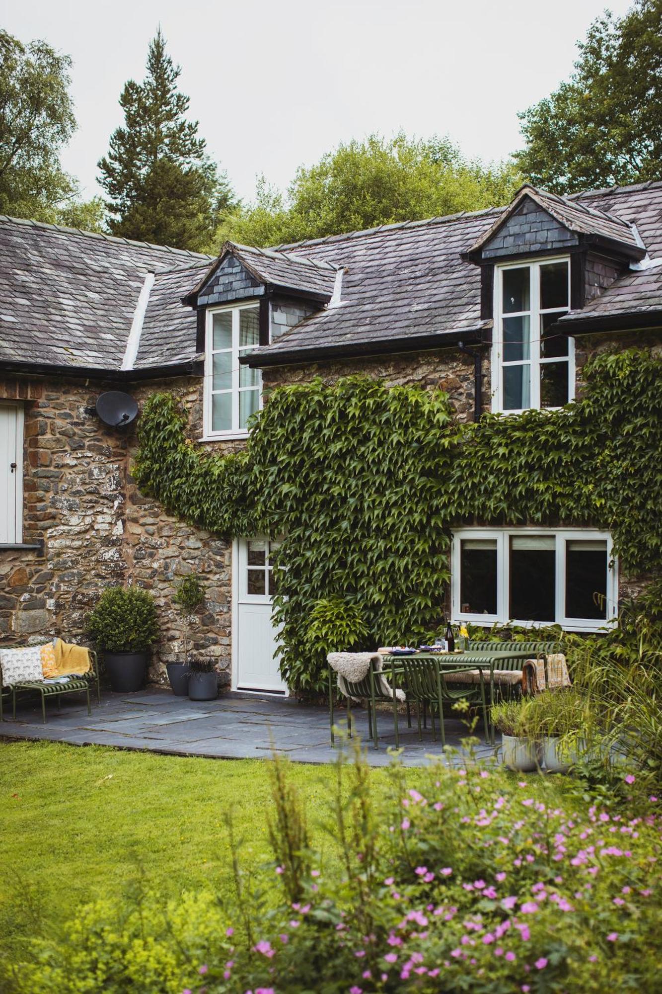 River Cottage, A Luxurious And Cosy Riverside Cottage For Two Welshpool Exterior foto